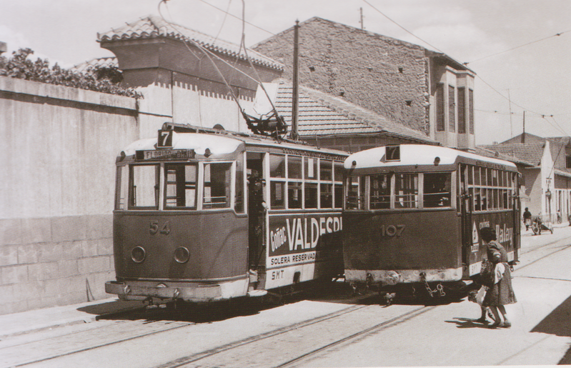 El 54 y el 107 en línea 7. 2 de feb. de 1962.png