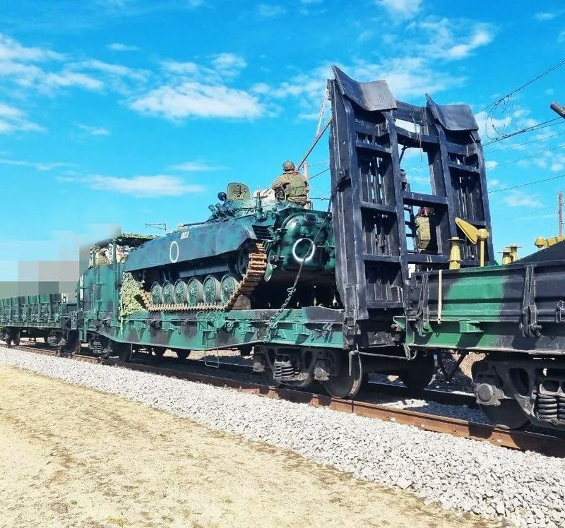Yenisei-armoured-train.jpeg.jpg