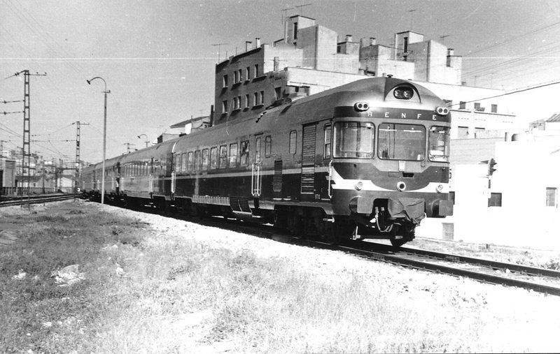 TER BCN-Valencia en Tarragona 28-4-66.jpg