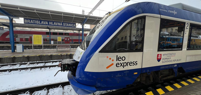 2-leo-express-powered-by-renfe.jpeg