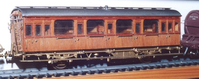 Coche2ejesPasilloParcial_FotoRailforofo.jpg