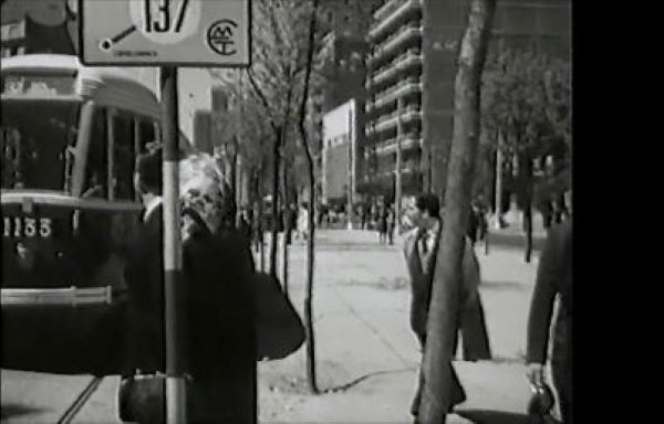 El 1133 AZ en Se Vende un Tranvía (1959).jpg