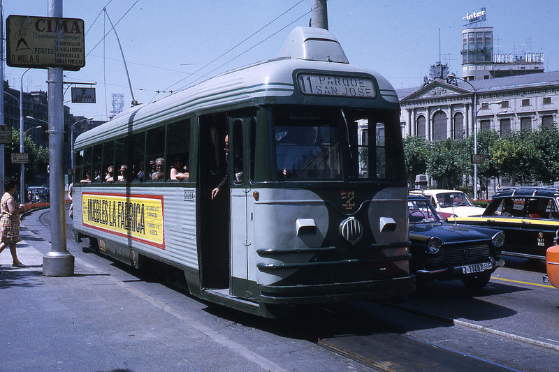 Plaza Aragón Linea 11 T218.jpg