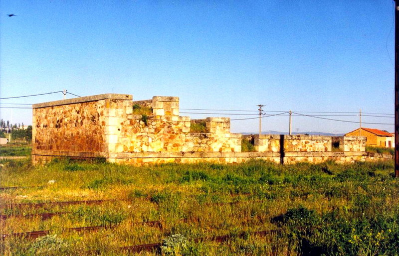 0976-N Astorga-San Andrés. Muelle de ganado. 20-05-2001..jpg