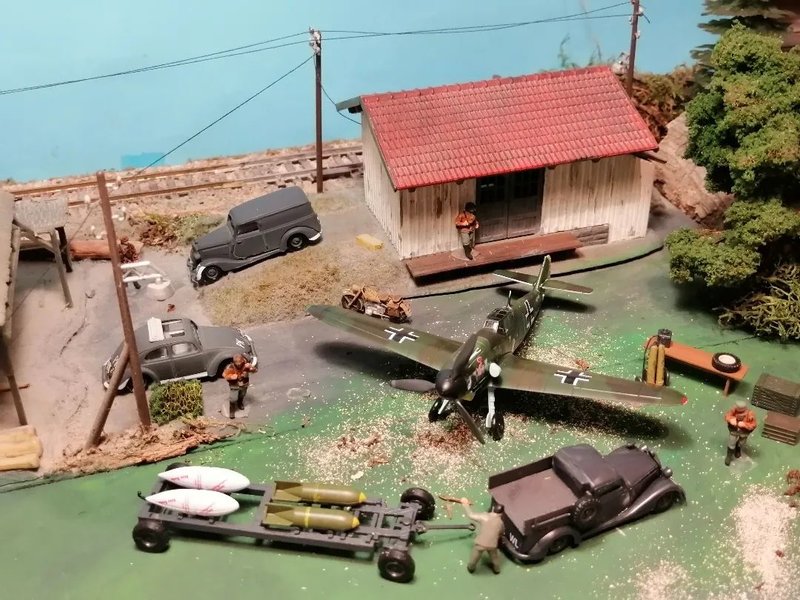 DIORAMA_AVION_04.jpg