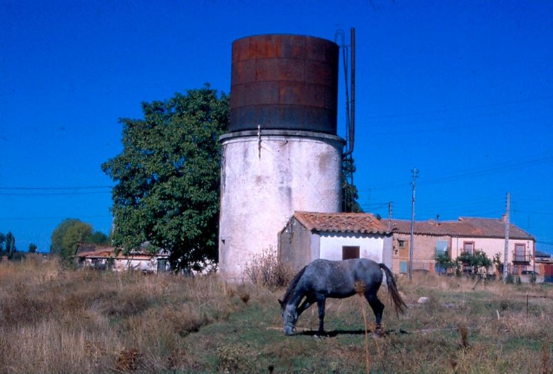 Cubo del Vino. Depósito de agua. 11-10-1998..jpg