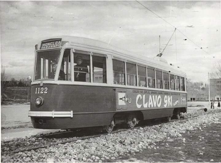 El 1122 en línea del Paraninfo. 1958a (II).jpg