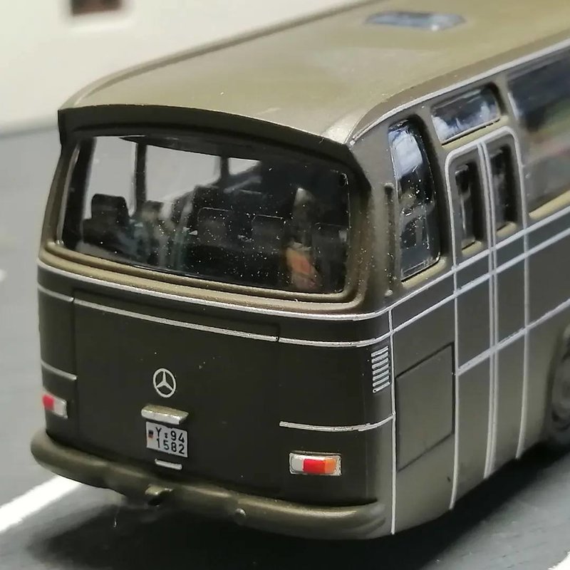 AUTOBUS_MB_O302_MILITAR_6.jpg