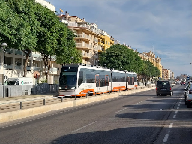 Partida del 5002 del apeadero de Bosc de Diana, Denia, hacia Benidorm el 14 noviembre 2023.jpeg