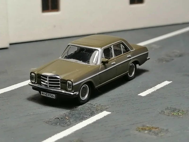 MB_220D_4.jpg