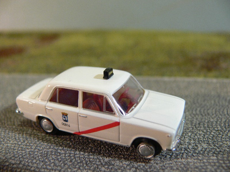 SEAT_124_TAXI MADRID.jpg