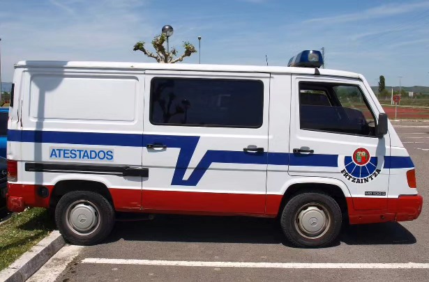 FURGONETA_MB_3.jpg