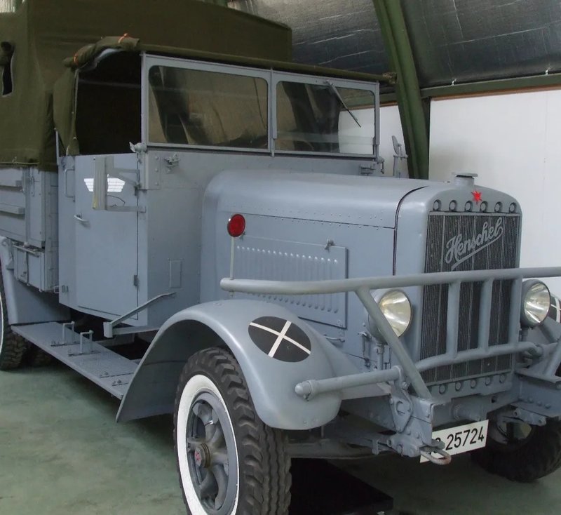 HENSCHEL_LEGION_CONDOR_2.jpg