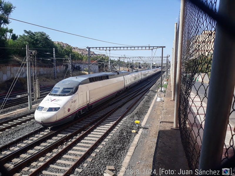 AVE S100-01 Sevilla-Huesca N°02861 por P.Llano.jpg