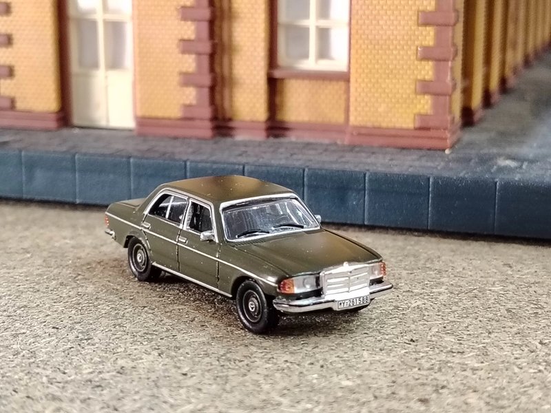 MB230E_1.jpg