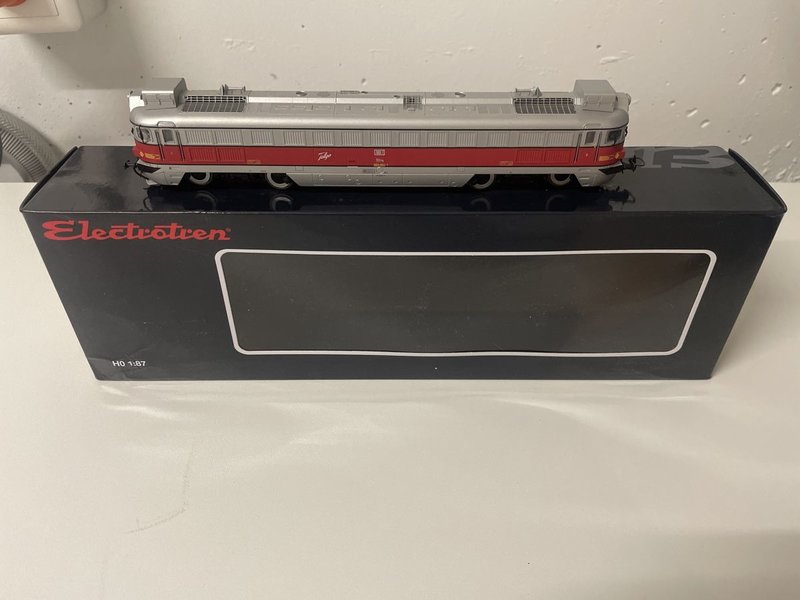 electrotren-e2325-diesellok-renfe-epoche-iv.jpeg
