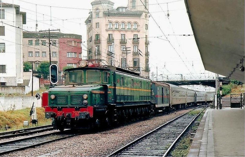 7505 con Sudexpreso 1969.jpg