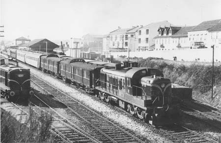 1500 CP Sud Expresso Irun – Lisbon, La Guarda in 1969 (Marc Dahlstrom).jpg