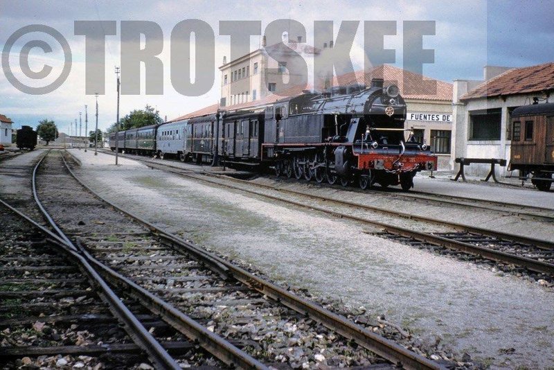 242-0230 Iberia Express años 60.jpg