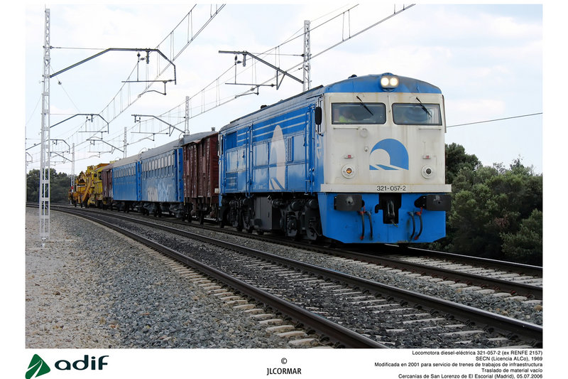 JL-Adif 321-057, Las Zorreras.jpg