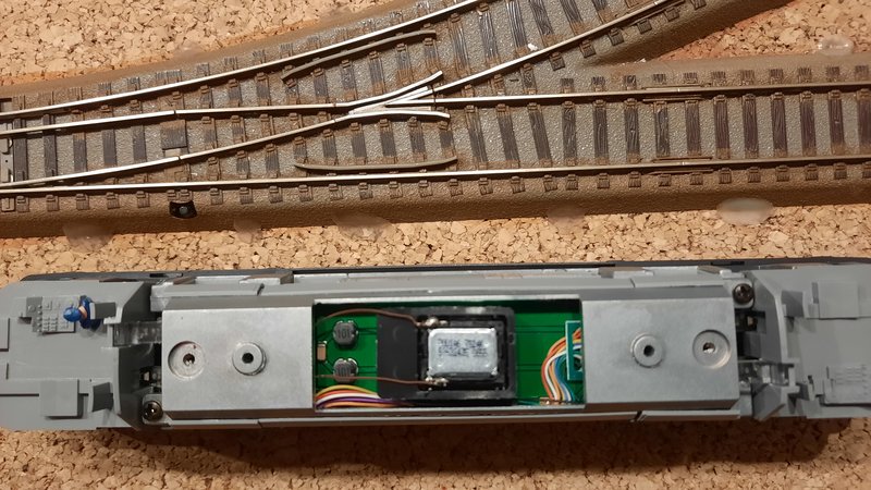 Roco 52680 ESU Lok 5.jpg