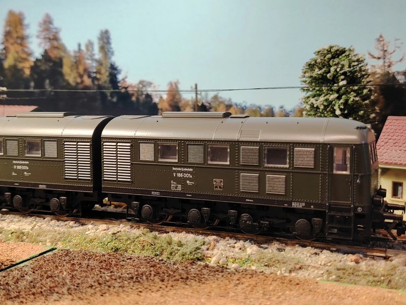 LOCOMOTORA_DIESEL_V188_02.jpg