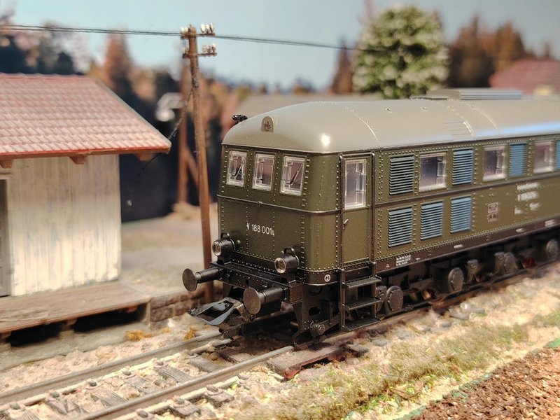 LOCOMOTORA_DIESEL_V188_03.jpg