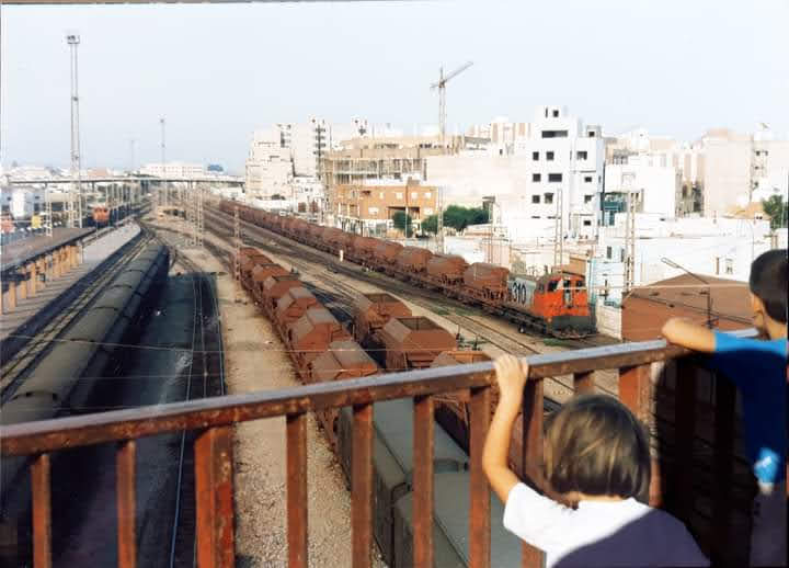 Una 310 en Almeria con un corte de tolvas TT.jpg