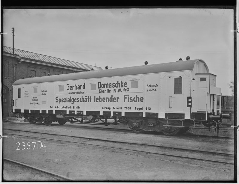 1_fotografie-vierachsiger-fischtransportwagen-auSsenansicht-i-1924-12215.jpg