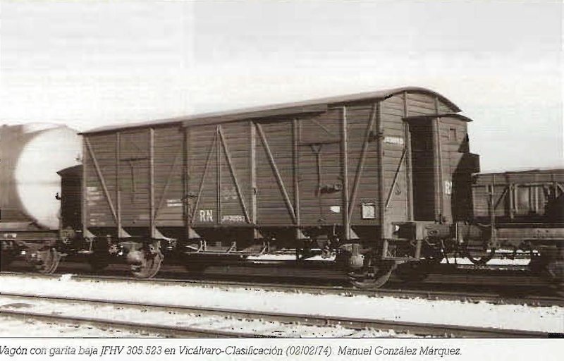 ]FHV 305523 con garita baja en Vicalvaro-Clasificación el 21-02-1974 (Manuel Gonzalez Marquez).jpg