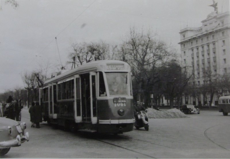 El 1061 en línea 45 (1958).JPG