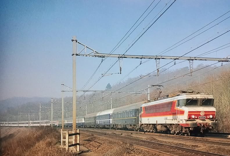 Puerta années 80.jpg