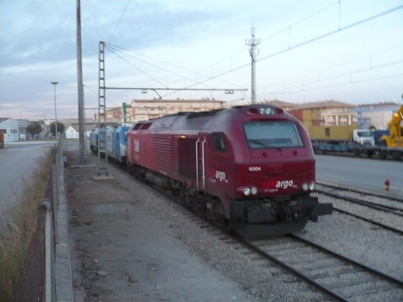 335 COMSA 253 y TAKARGO EN TC. SILLA (VALENCIA).jpg