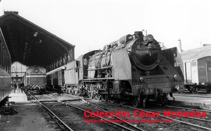 240F-2627 Lusitania Expreso en la antigua Estación de Madrid-Delicias.jpg