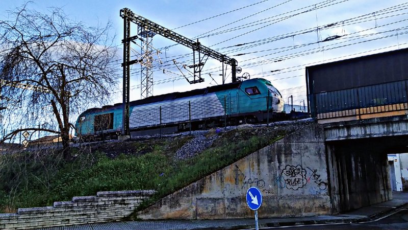 Picsart_25-03-09_18-47-16-037.jpg