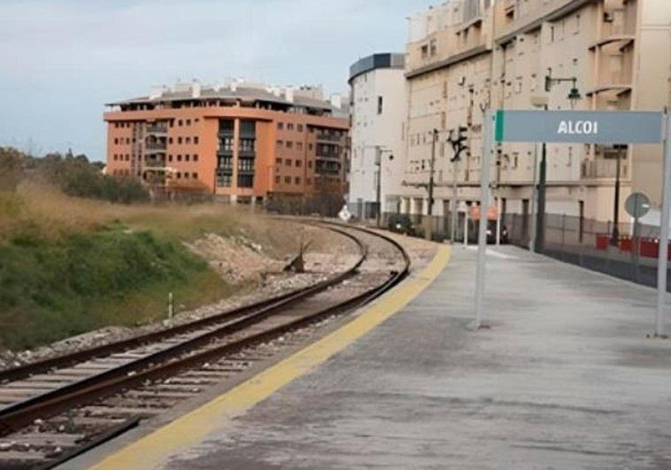 tren-kF3D-U2301237127028THG-758x531@TodoAlicante.jpg