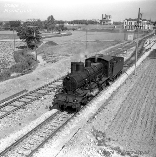RENFE Spain 4-6-0 230.4039 Zaragoza '62.jpg