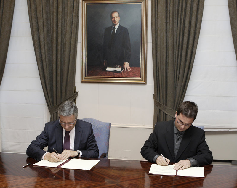 Firma Convenio Fundacion 03.jpg