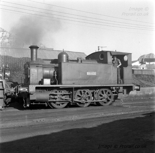 RENFE Spain 0-6-0T 030.0211 Guadix 66.jpg