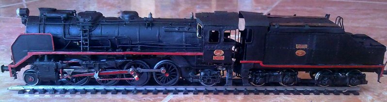 Locomotoras vapor Renfe 025 .jpg