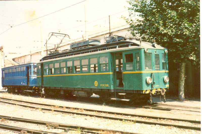 motor 506 con vagon socorro en pont de fusta.JPG