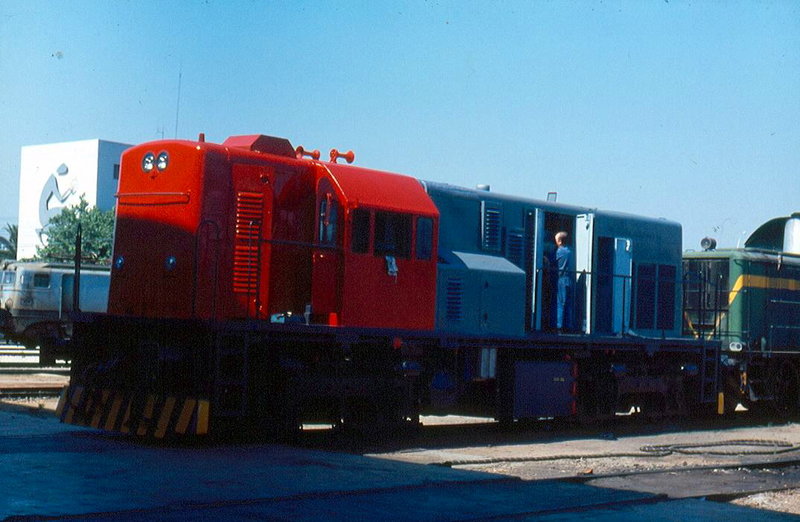 308-012 recién transformada. Depósito de Valencia-FSL, 11,03h. 03-06-1994..jpg