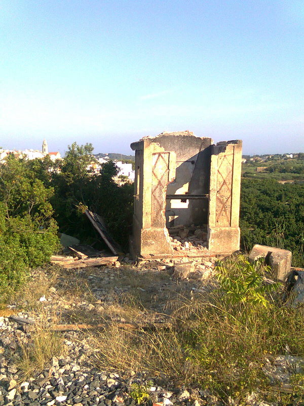 Antiga caseta de guarda agulles.jpg