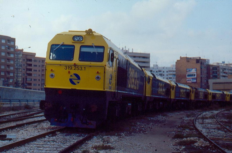 319-253 pendiente de su entrega oficial. Vïa 19, Valencia-Nord. 23-09-1994..jpg