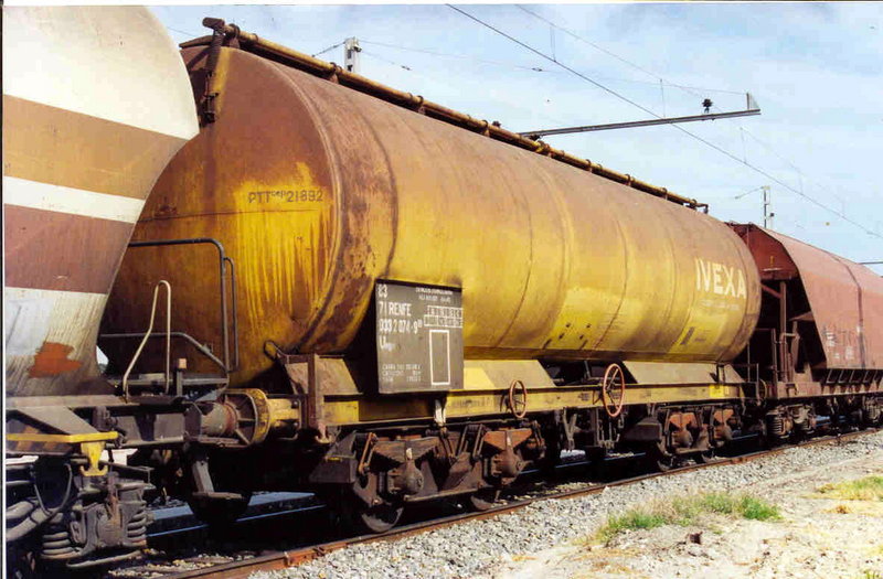 Uagps 83 71 933 2 074-9 PTTcep-21.892 de IVEXA en Arévalo el 19-05-2001..jpg