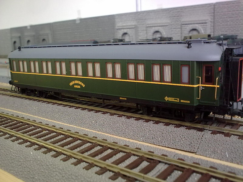 ref MAQUETREN-10-1.jpg