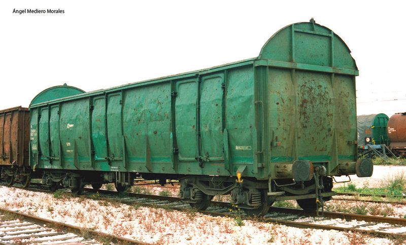 Ealos 592 7 040-x Zaragoza-Delicias 31-5-00.jpg