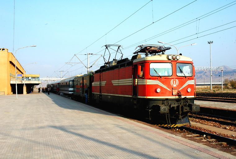 IR 8.000 Irán.jpg