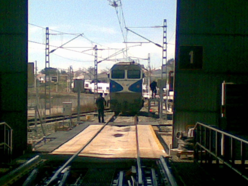 319 esperando Sta.Ana 8-03-09.jpg