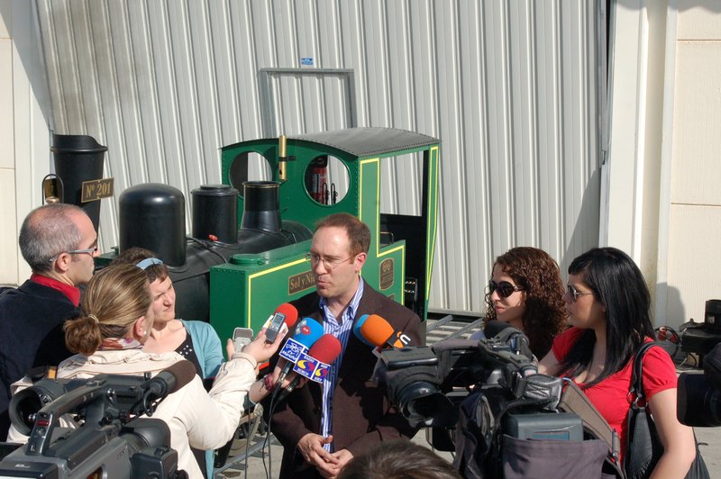con la prensa.JPG